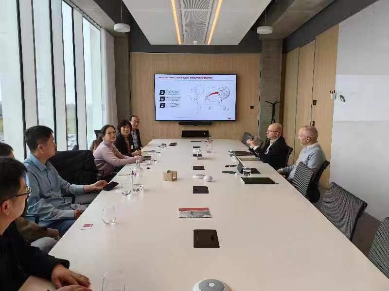 中国工程机械工业协会工业车辆分会张洁秘书长一行赴德观展 LogiMAT 2024，并到访 008PG国际 集团旅行交流